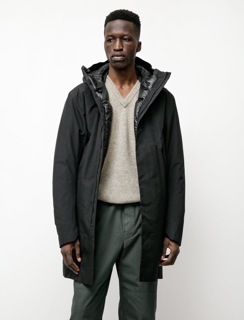 Veilance Mens Monitor Down Coat - Black