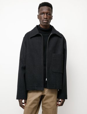 ジャケット・アウター 22AW MARGARET HOWELL DRY MELTON Margaret Howell Zip Up Heavy Wool Melton Jacket - Ink | Garmentory