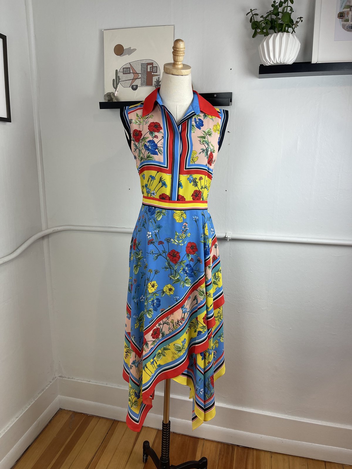 Pre-Loved] Alice + Olivia Floral Midi Dress | Garmentory