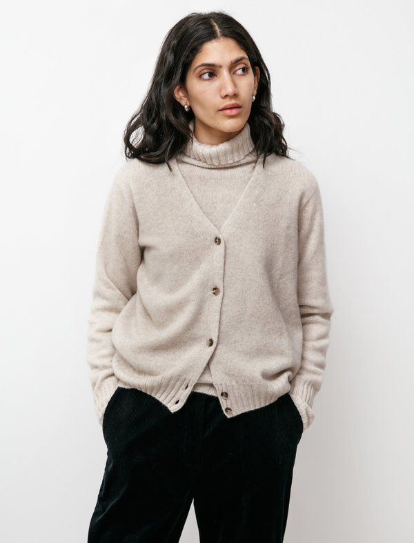 Margaret Howell Seamless V-neck Cardigan - Cashmere Light Brown