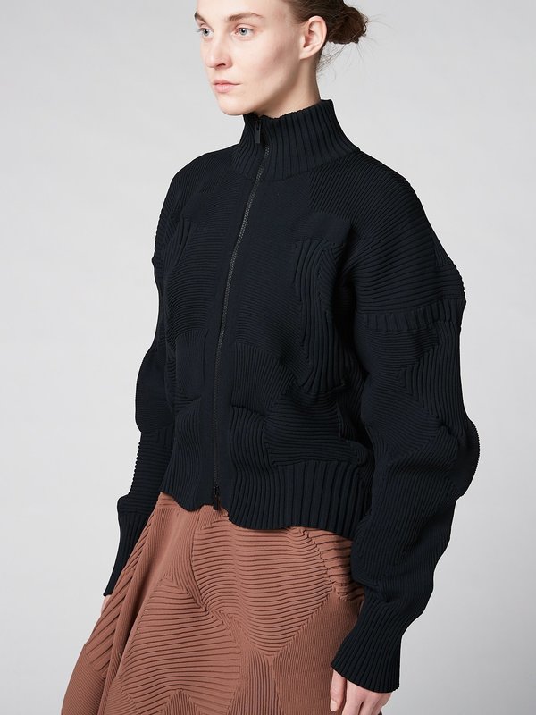 最終値下　新品タグ付き　イッセイミヤケ　KONE KONE 黒　ニット　ブラック ISSEY MIYAKE イッセイミヤケ 22AW KONE KONE ニット 2 ブラック