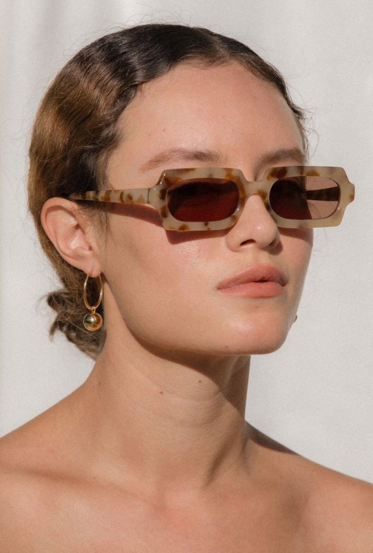 VELVET CANYON REVOLUTION SUNGLASSES - CARAMEL TORT | Garmentory display picture 3