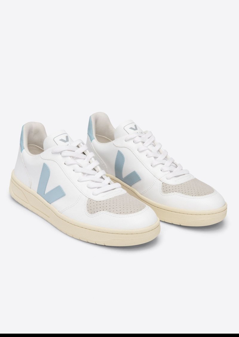 【VEJA】V-10 C.W.L｜White Steel Butter Sole VEJA V-10 CWL sneakers - White/Steel Butter Sole | Garmentory