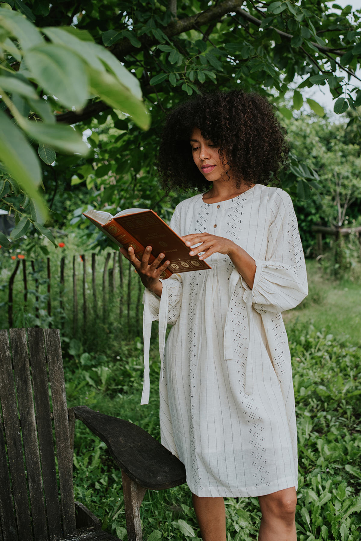 World of Crow Elegant cotton dress - neutral