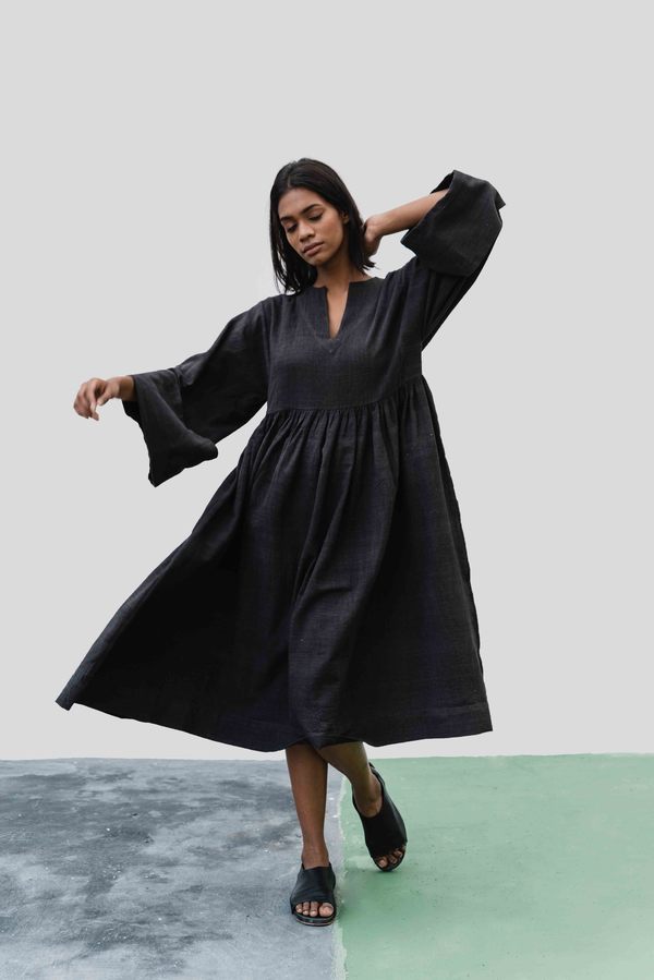 World of Crow Classic black waist gathered dress - black | Garmentory World of Crow Classic black waist gathered dress - black | Garmentory