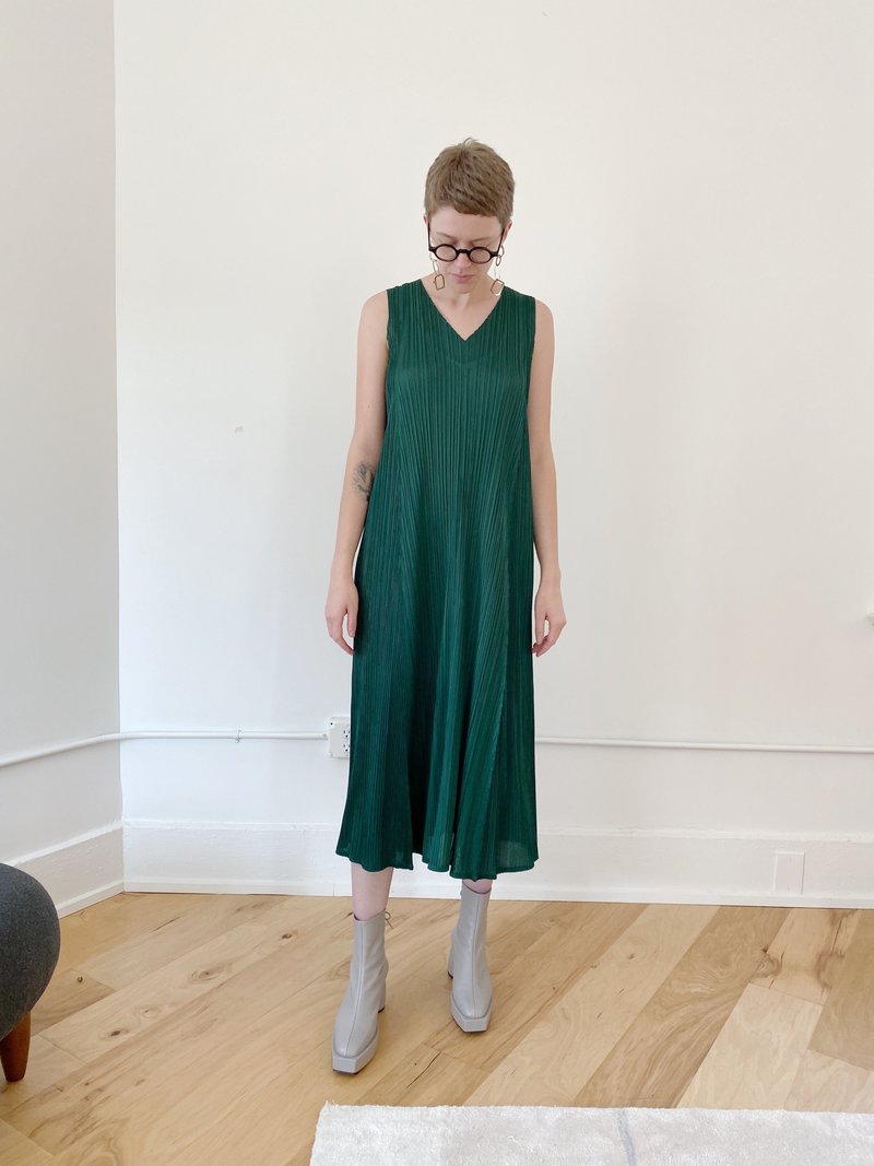 Pleats Please by Issey Miyake October V-Neck Sleeveless