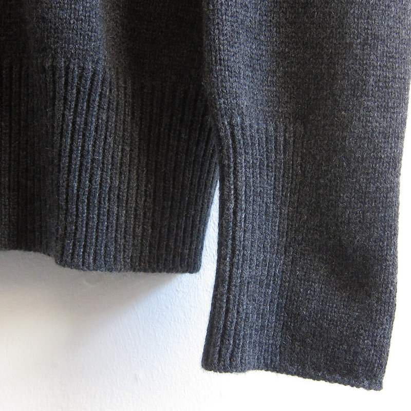 MJ Watson Cashmere Round-neck Sweater - Charcoal