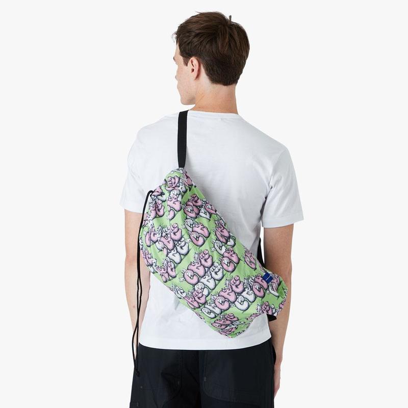 CDG KAWS 共同ブランドのクロスボディバッグ CDG KAWS 共同ブランドのクロスボディバッグ