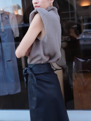 En Saison Shoulder Pad Pullover Sweater 