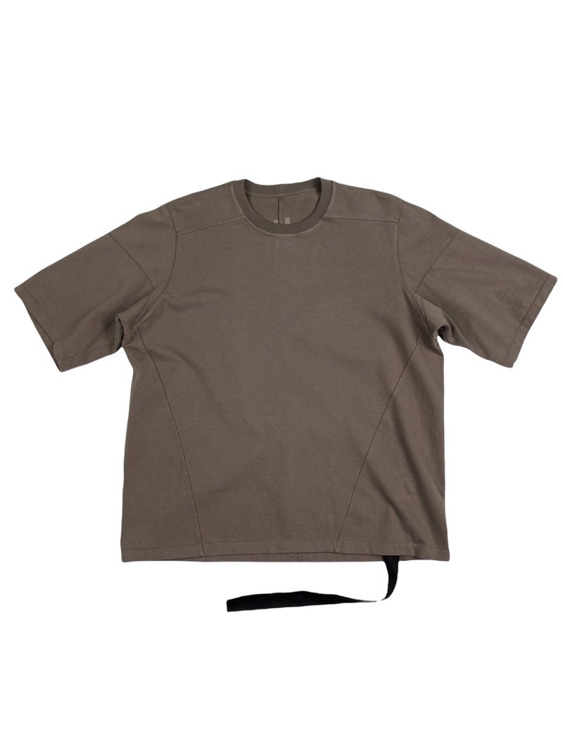 RICK OWENS | BASIC S/S TEE DUST 半袖Tシャツ Short Level T-Shirt in Dust – SVRN