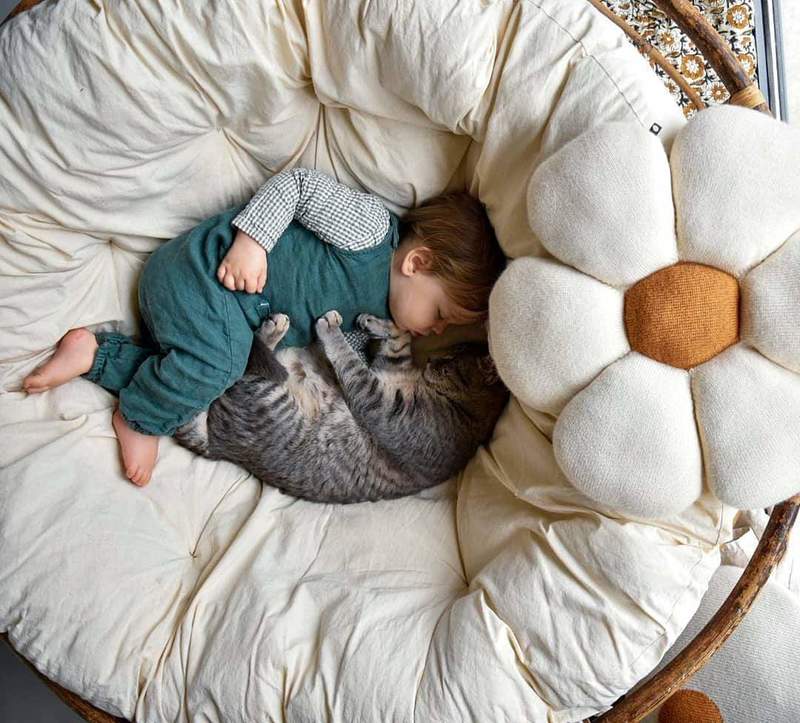 Kids Oeuf Daisy Pillow - White