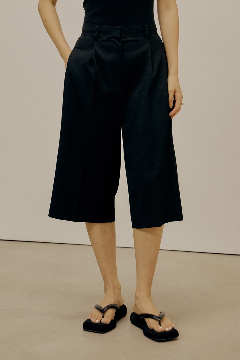 パンツ PHILOSOPHY Women Shorts  Burmudas A03165734 0555 Black 61AeBNDMrtL.jpg