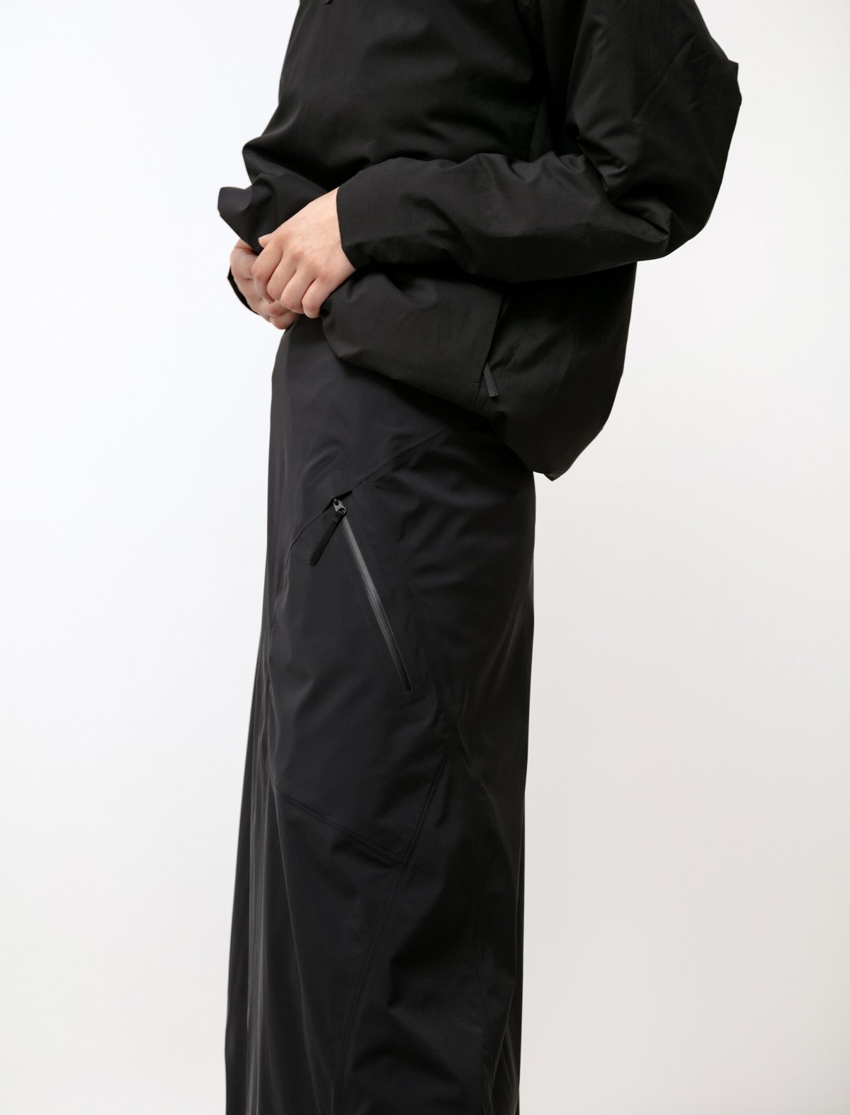 VeilanceLota Shell Skirt - Black | Garmentory