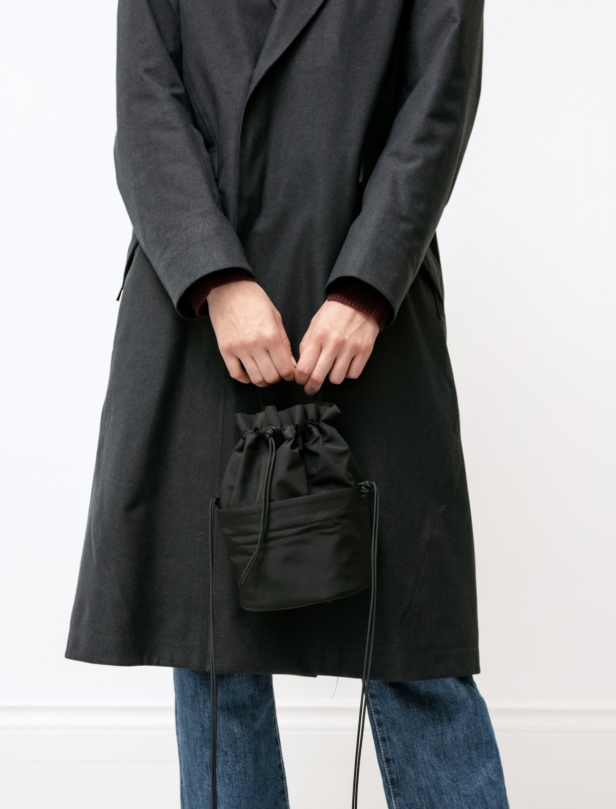 バッグ arcteryx veilance bucket bag nomad Veilance Monad Mini Bucket Bag - Black | Garmentory