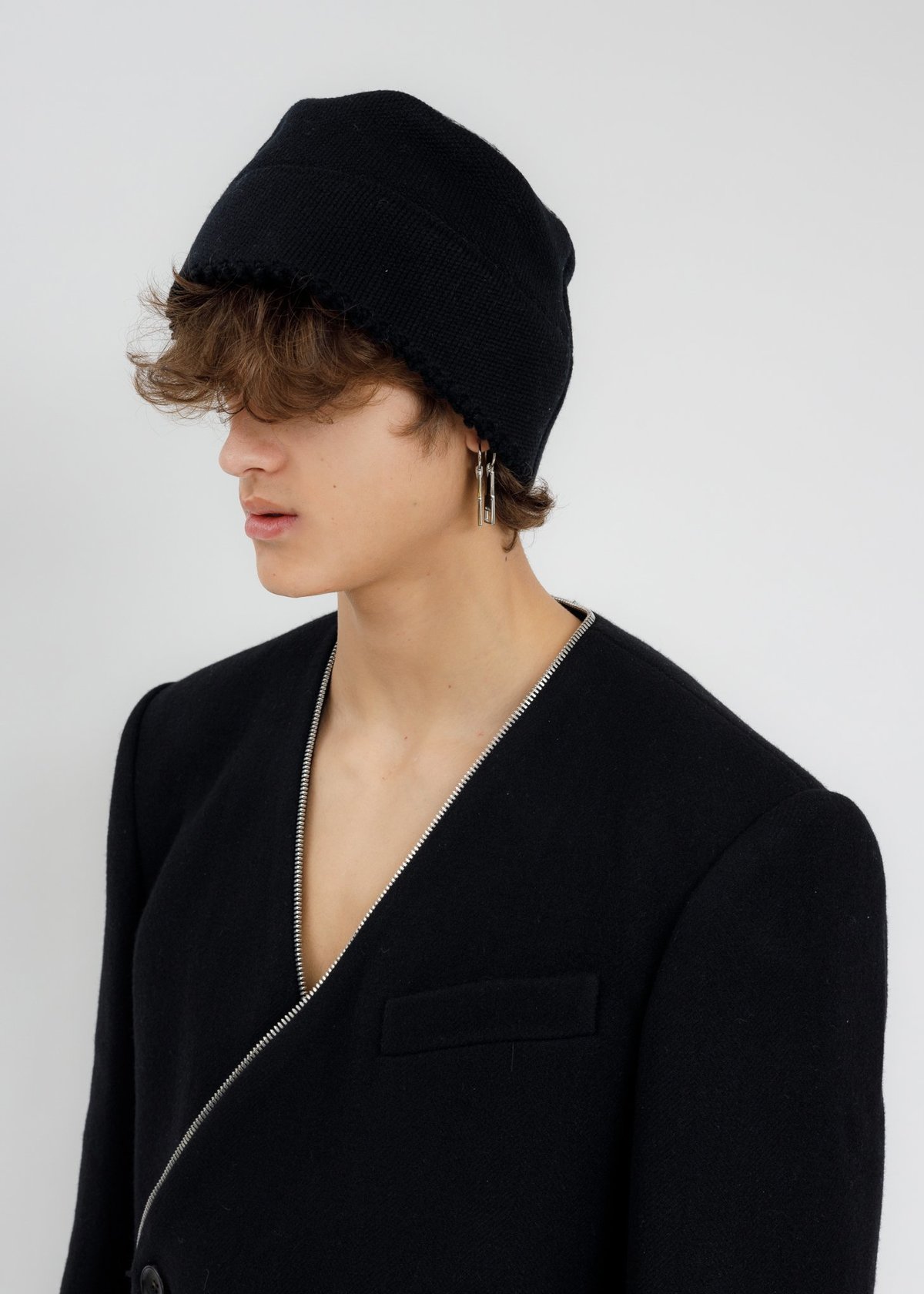 We11done Knit Bucket Hat Black Felted Knit Narrow Bucket Hat W/Pin – 017 Shop main image 2