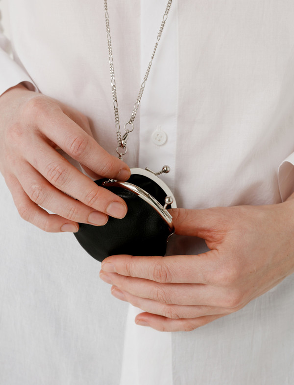 【Yohji Yamamoto】L RING DETAIL MINI CLASP PURSE METAL RING DETAIL MINI CLASP PURSE – THE SHOP YOHJI YAMAMOTO