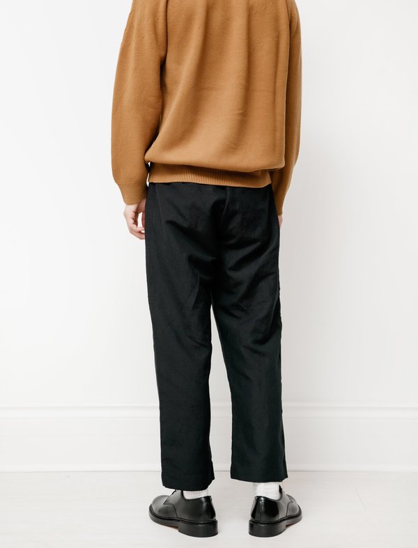 Evan Kinori Wool Linen Twill Single Pleat Pant - Black | Garmentory