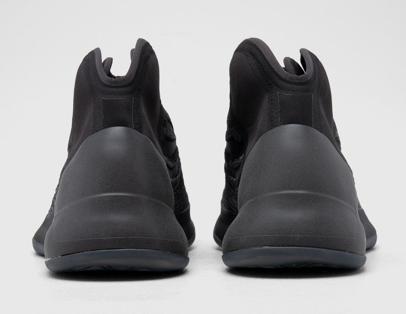 adidas originals yeezy qntm onyx