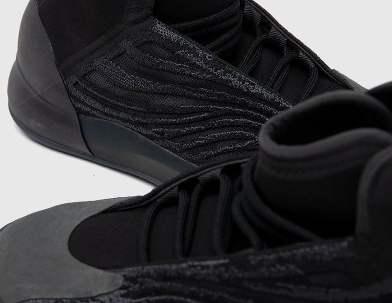 adidas originals yeezy qntm onyx