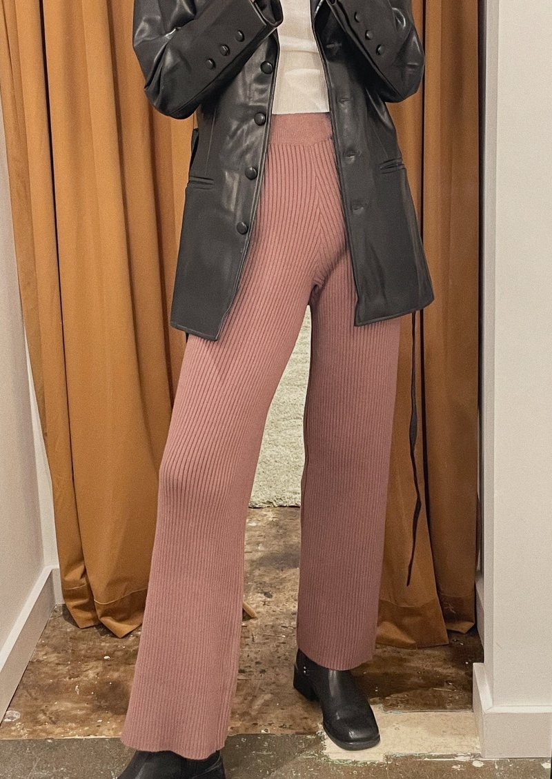 【NOKCHA】warm accent oval pants/ベージュS En Saison Mocha Wide Leg Knit Pants - Purple | Garmentory