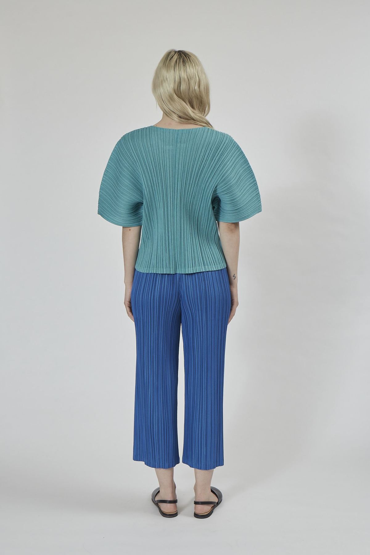ISSEY MIYAKE PLEATS PLEASE プルオーバー PLEATS PLEASE ISSEY MIYAKE 】Made in Japan high neck