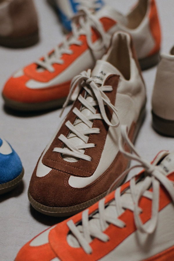 An Irrational Element Sculpture Trainer - Off-white & Chocolate