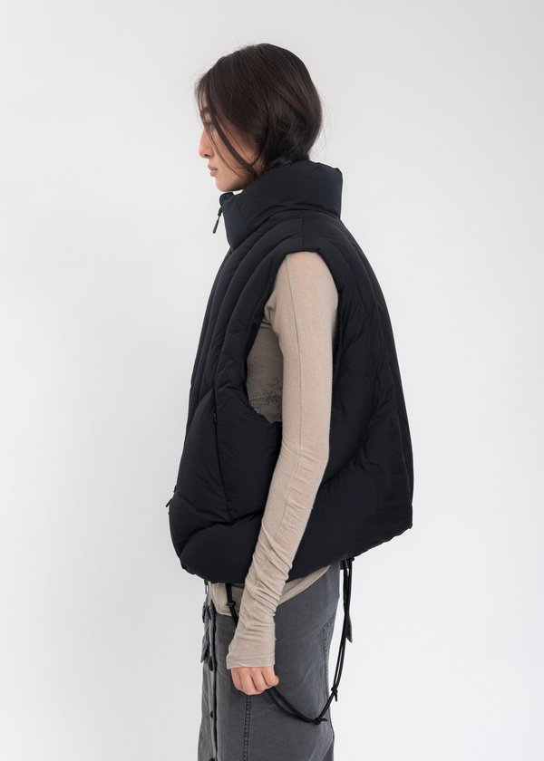 Hyein Seo Reversible Padded Vest - Black | Garmentory