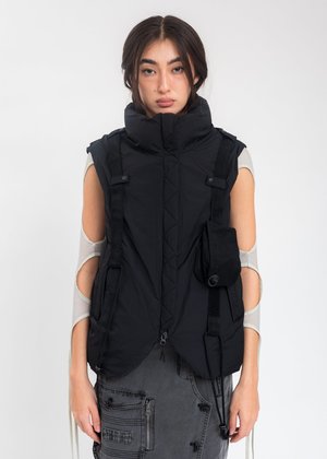 Hyein Seo Reversible Padded Vest - Black | Garmentory
