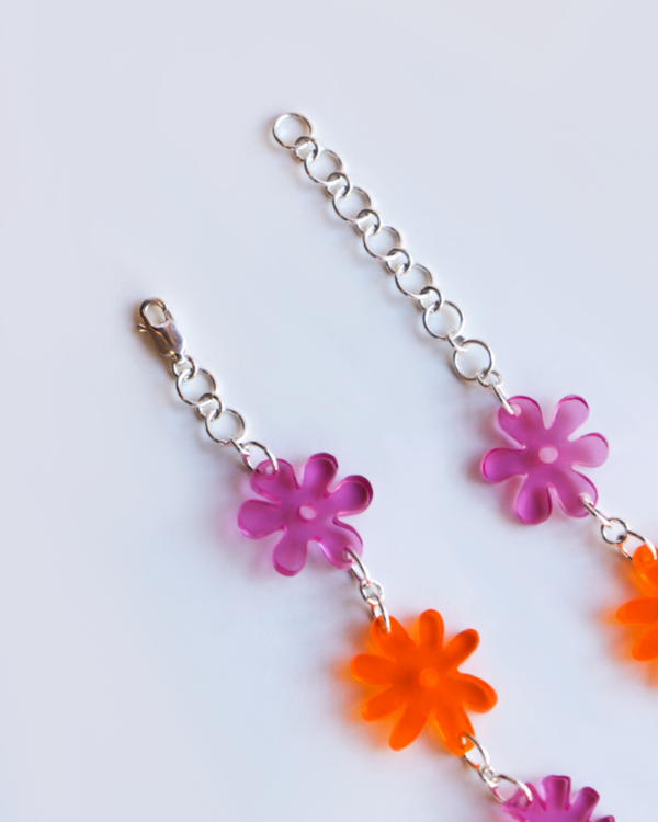 Wasted Effort Daisy Chain Necklace