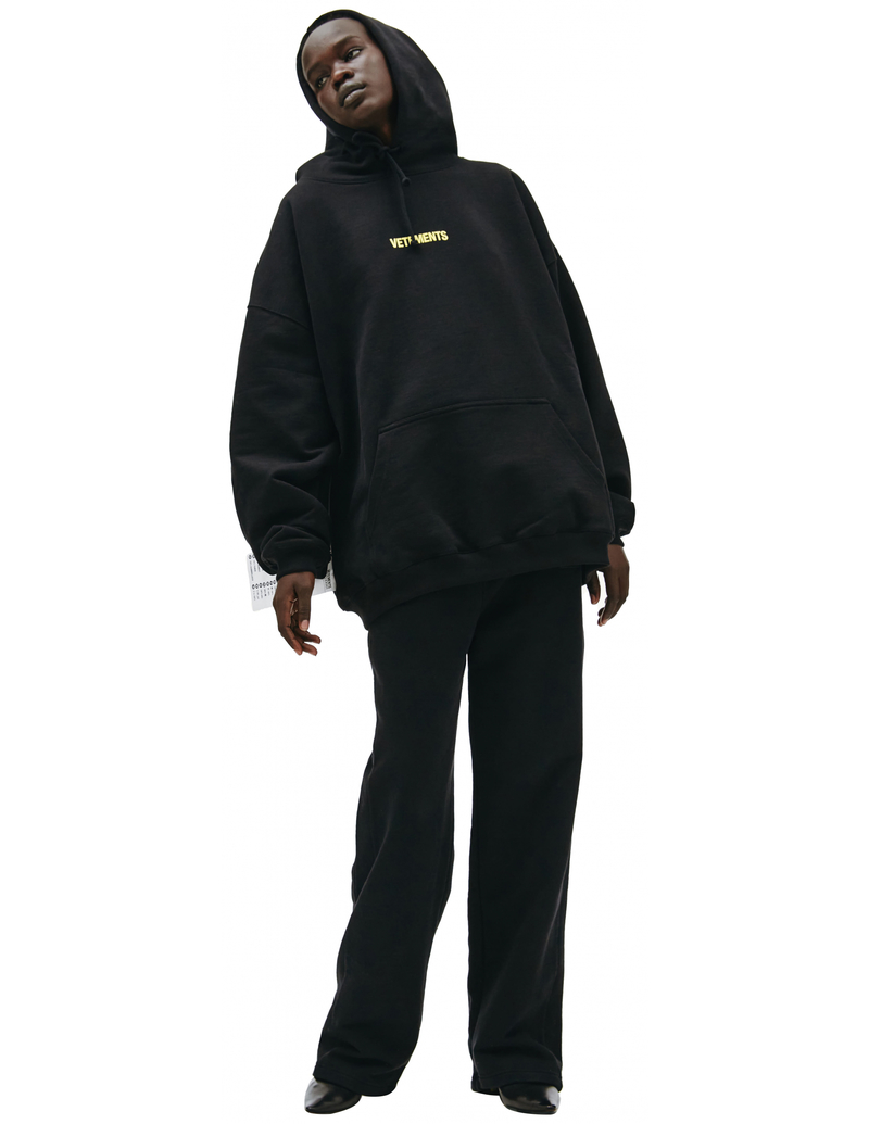 VETEMENTS Logo Label Hoodie sweater black Garmentory - Main Image