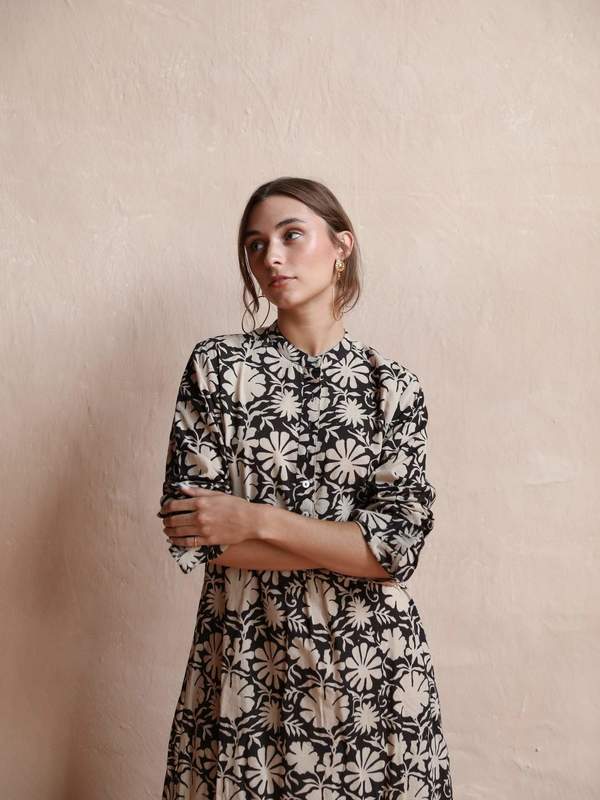 white midi v neck dress Velvi Square-Neck Midi Party Dress Janelle White / XSmall