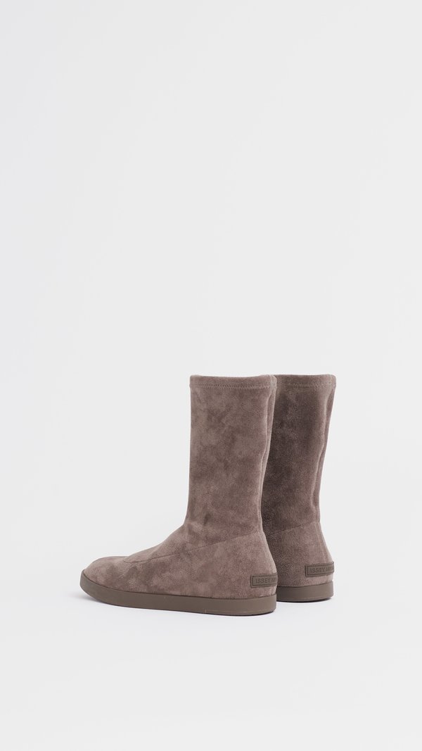 ★追跡&関税込【ISSEY MIYAKExUNITED NUDE】SKIN BOOT Issey Miyake Skin Boot - Brown | Garmentory
