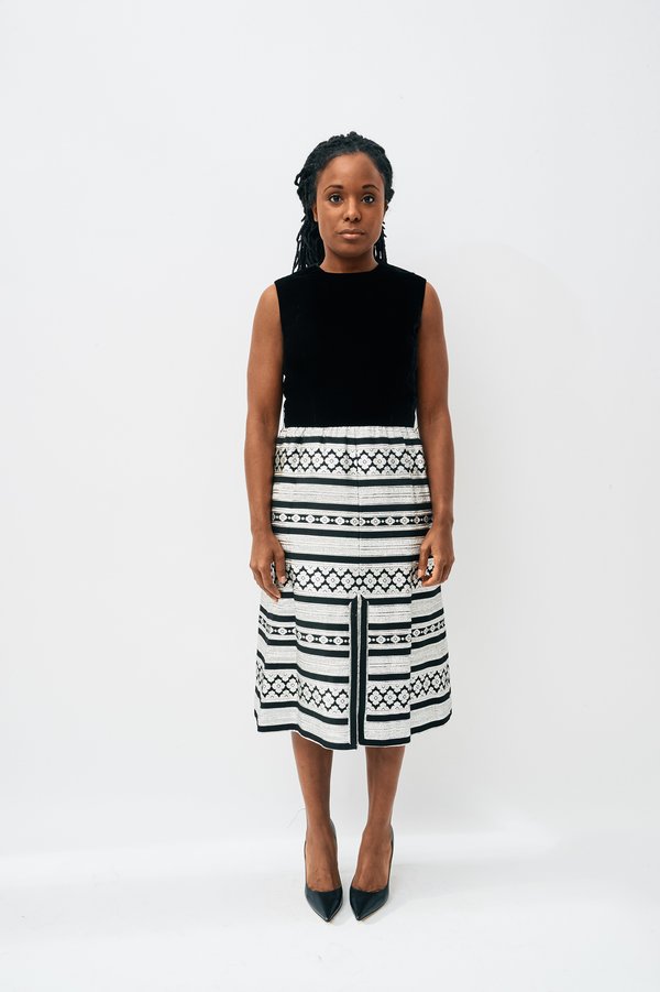 black boat neck midi dress Oscar de la Renta Black Pearl and Sequins Embellished Cocktail Dress Sz 6