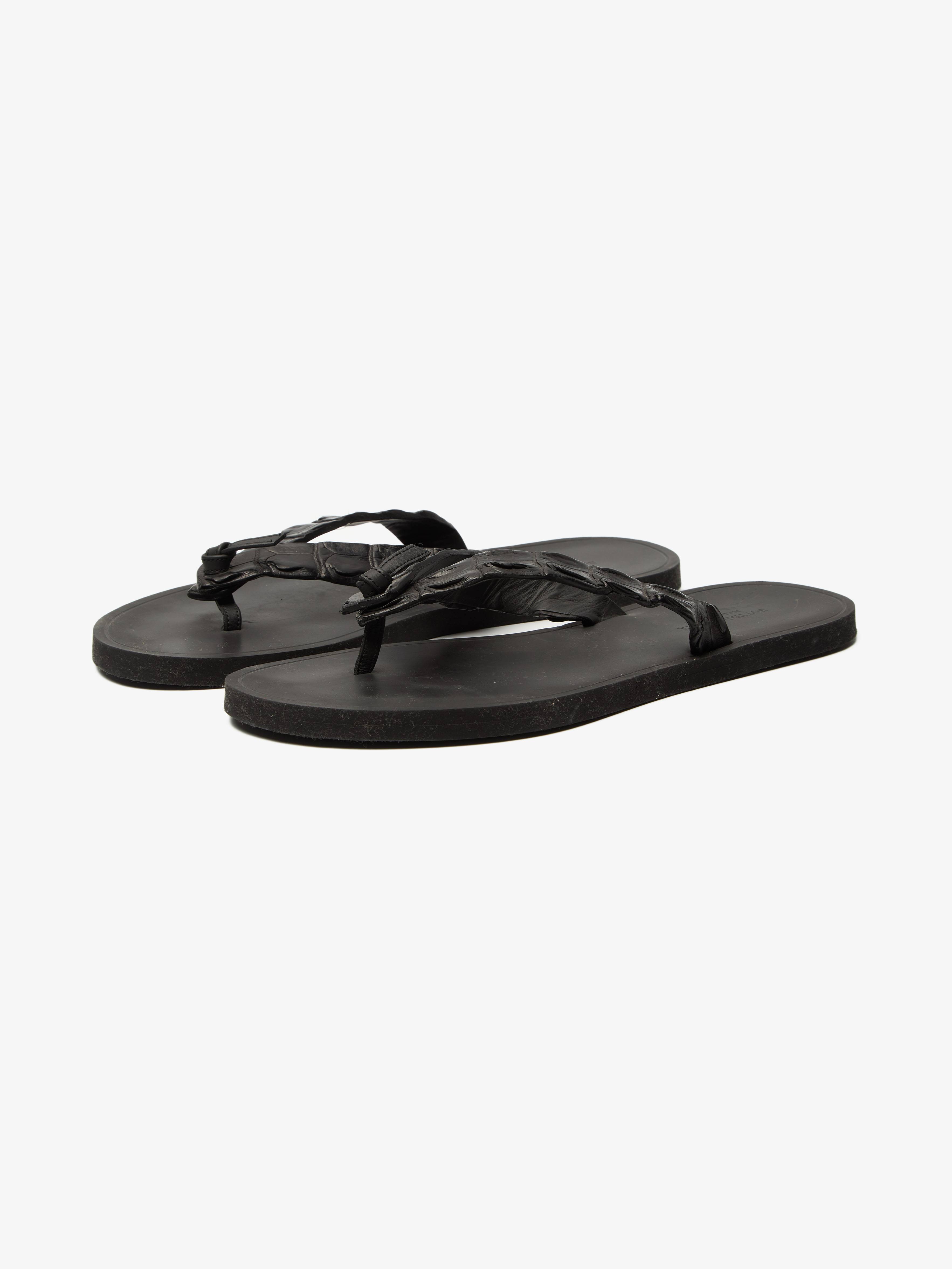Bottega Veneta M Leather Flip Flops SHOES - BLACK | Garmentory