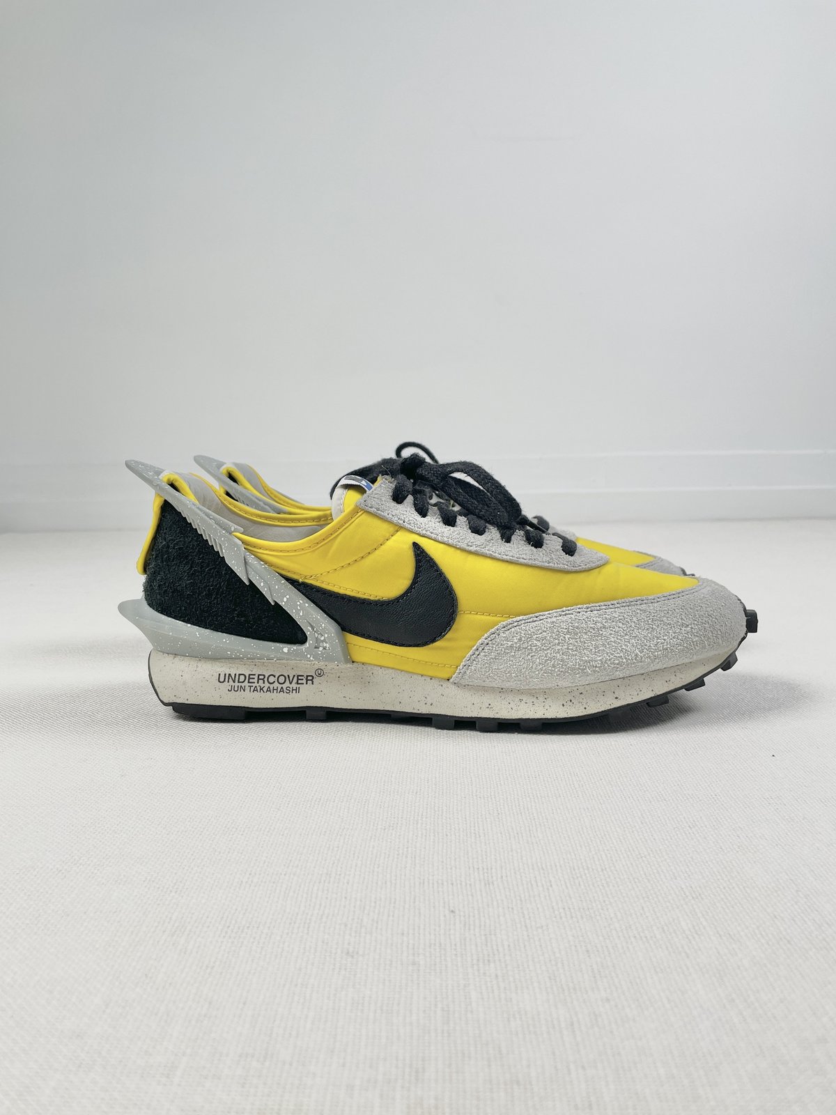 Nike x Undercover Retro Runner in Navy and Yellow NIKE x UNDERCOVER DAYBREAK BLUE JAY UNBOXING & ON-FEET  main image 2