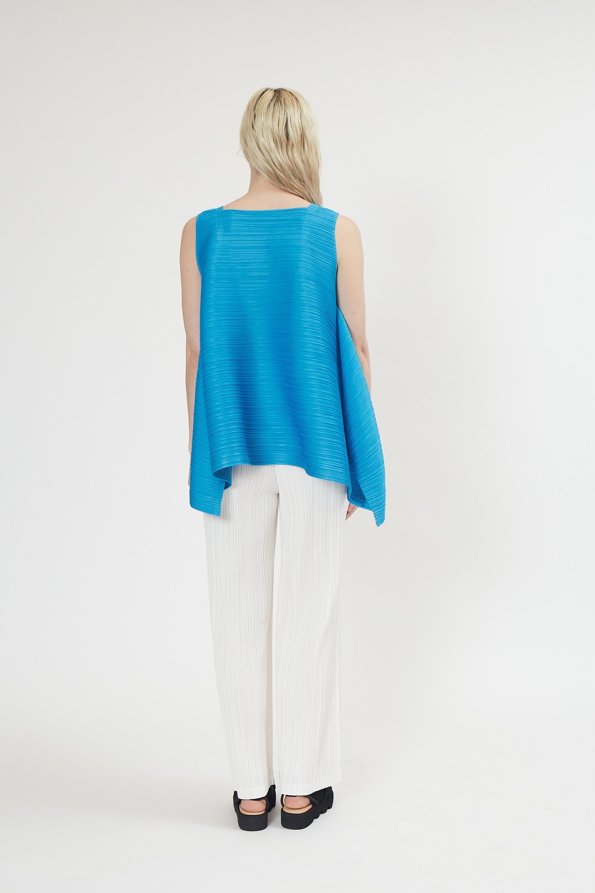 Issey-Miyake-Pleats-Please-