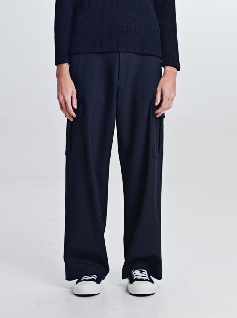 パンツ Second layer DISASTER TROUSERS 44 SECOND/LAYER Virgin Wool Cargo Disaster Trousers - Black | Garmentory