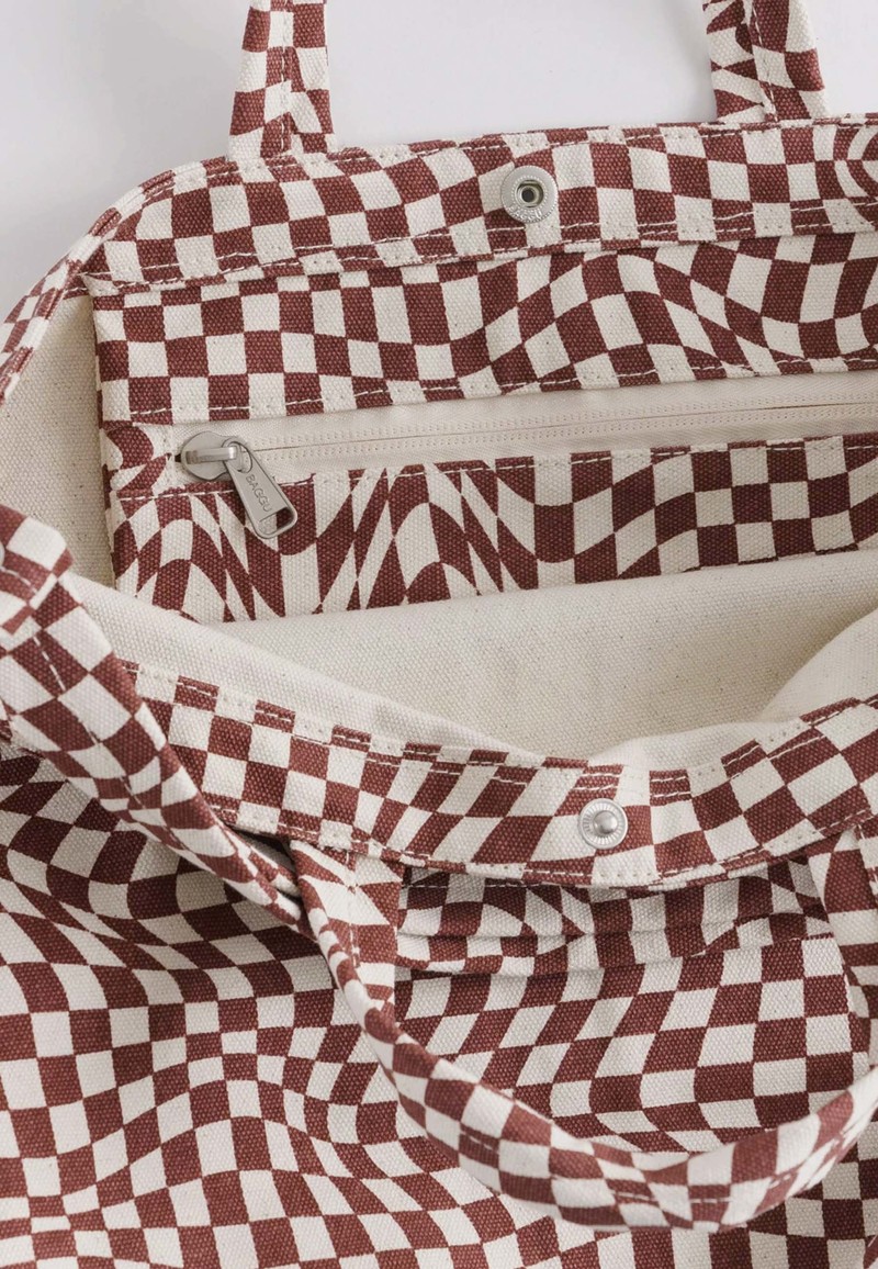 BAGGU Horizontal Duck Bag - maroon trippy checker