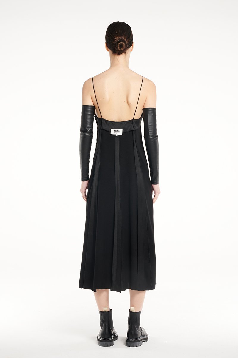ワンピース MM6 MAISON MARGIELA Woman Dress Black S52DG0026S20518 900 Midi Dress in Black – SVRN