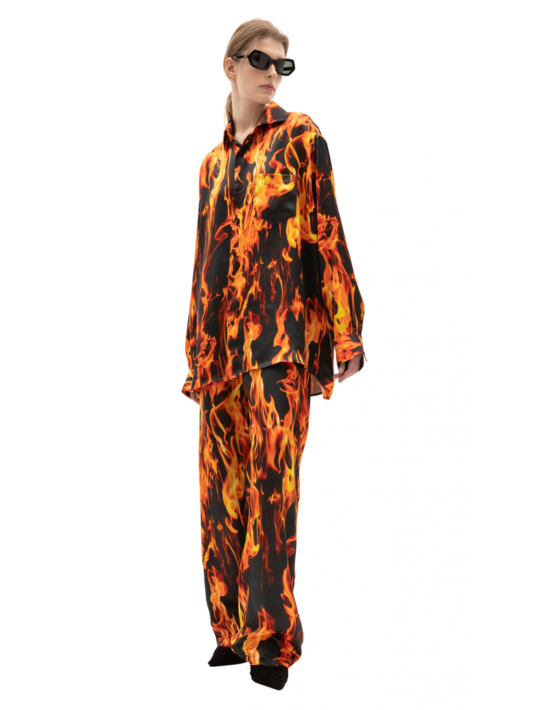 Tシャツ・カットソー VETEMENTS 'Black & Orange Fire' shirt VETEMENTS 'black & Orange Fire' Shirt | italist