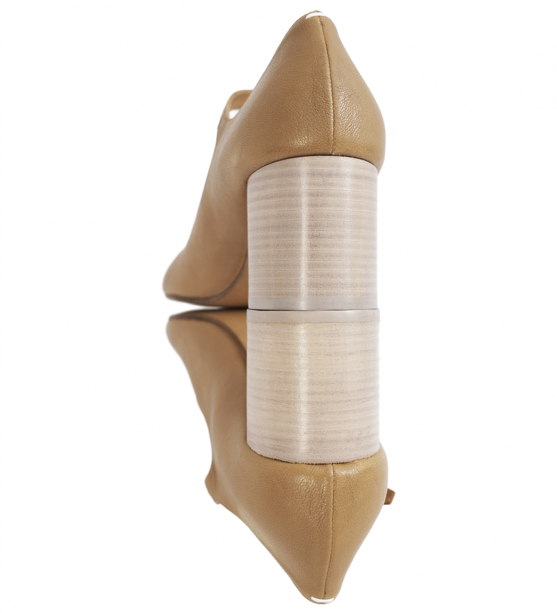 Maison Margiela / Tabi タビ maryjane /ベージュ Maison Margiela Tabi Mary Jane Shoes In Beige | ModeSens