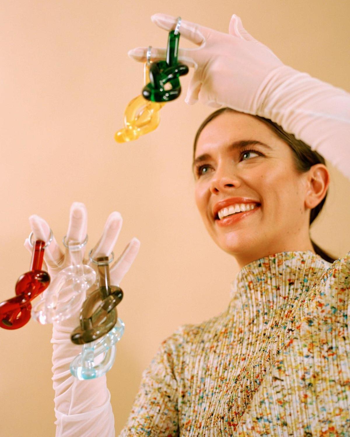 LUCITE FIGURE EIGHT KEYCHAIN Garmentory