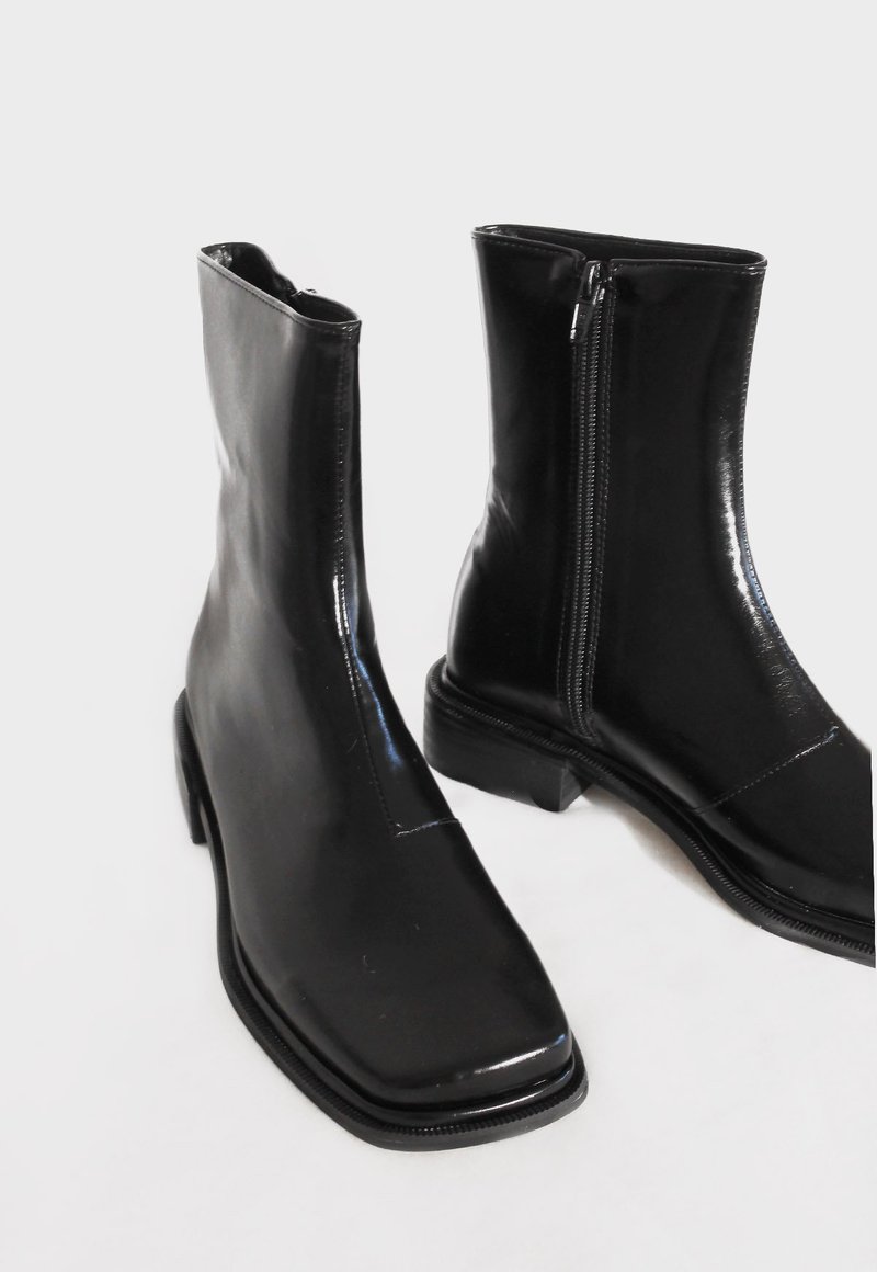 Another Crosby Boots - Black