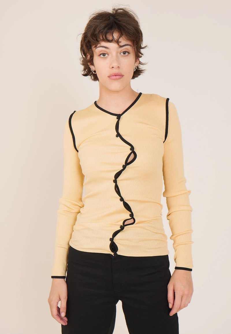 OperaSPORT　CLAIRE SEAMLESS TOP XS カーディガン CLAIRE SEAMLESS TOP - BLACK – OpéraSPORT