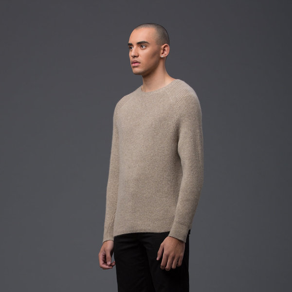 DEVEAUX - 1x1 Luxury Cashmere Ribbed Crew Neck - Pebble DEVEAUX - 1x1 Luxury Cashmere Ribbed Crew Neck - Pebble