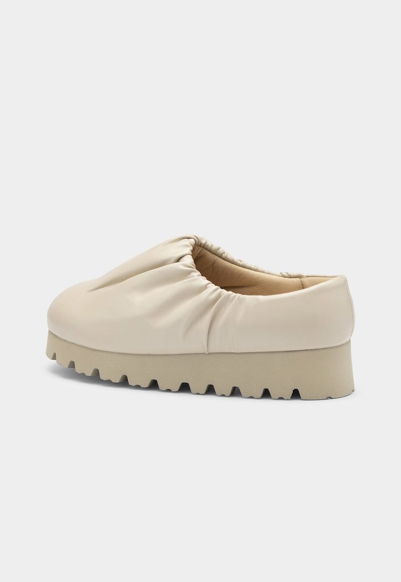 【yume】 Yume Yume Nawa Camp Low Shoes - Beige | Garmentory