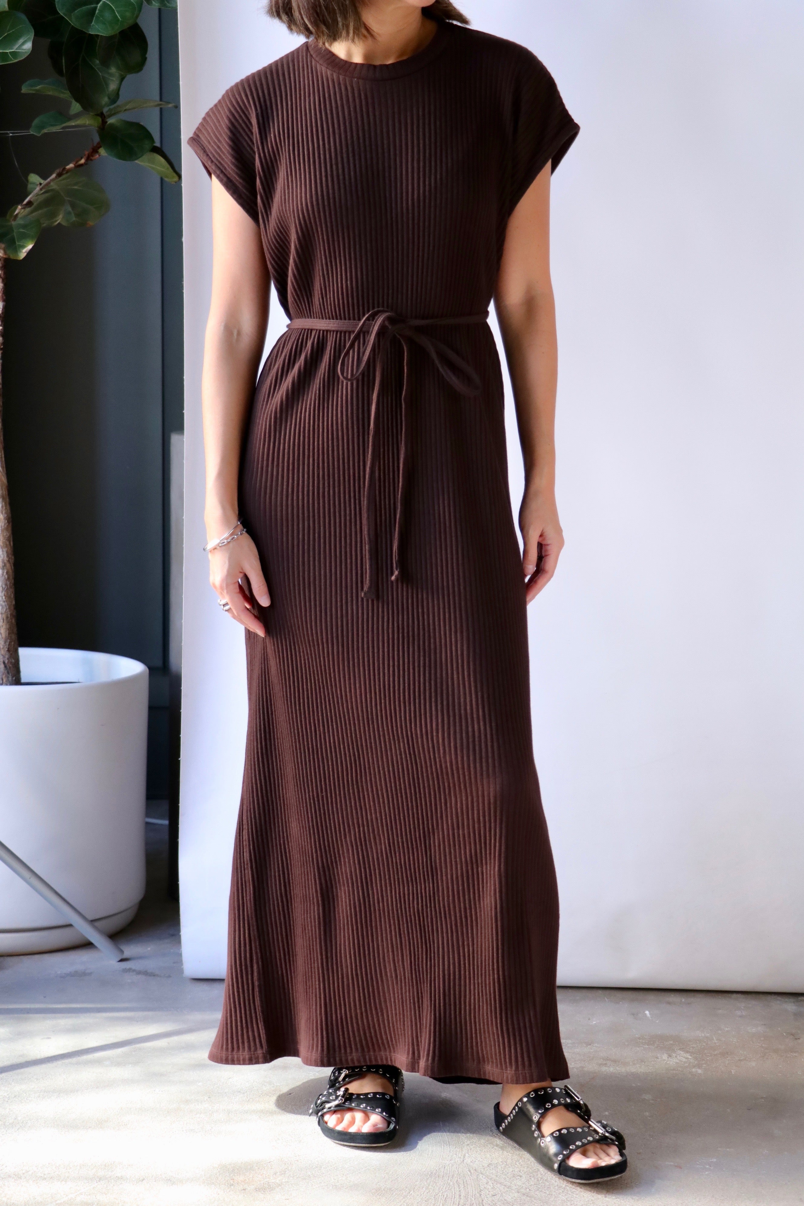 BASERANGE ワンピース SHAW SLEEVELESS DRESS DRSHS RIB SP24 Shaw Sleeveless Dress in Assortment | Cotton hemp rib | en