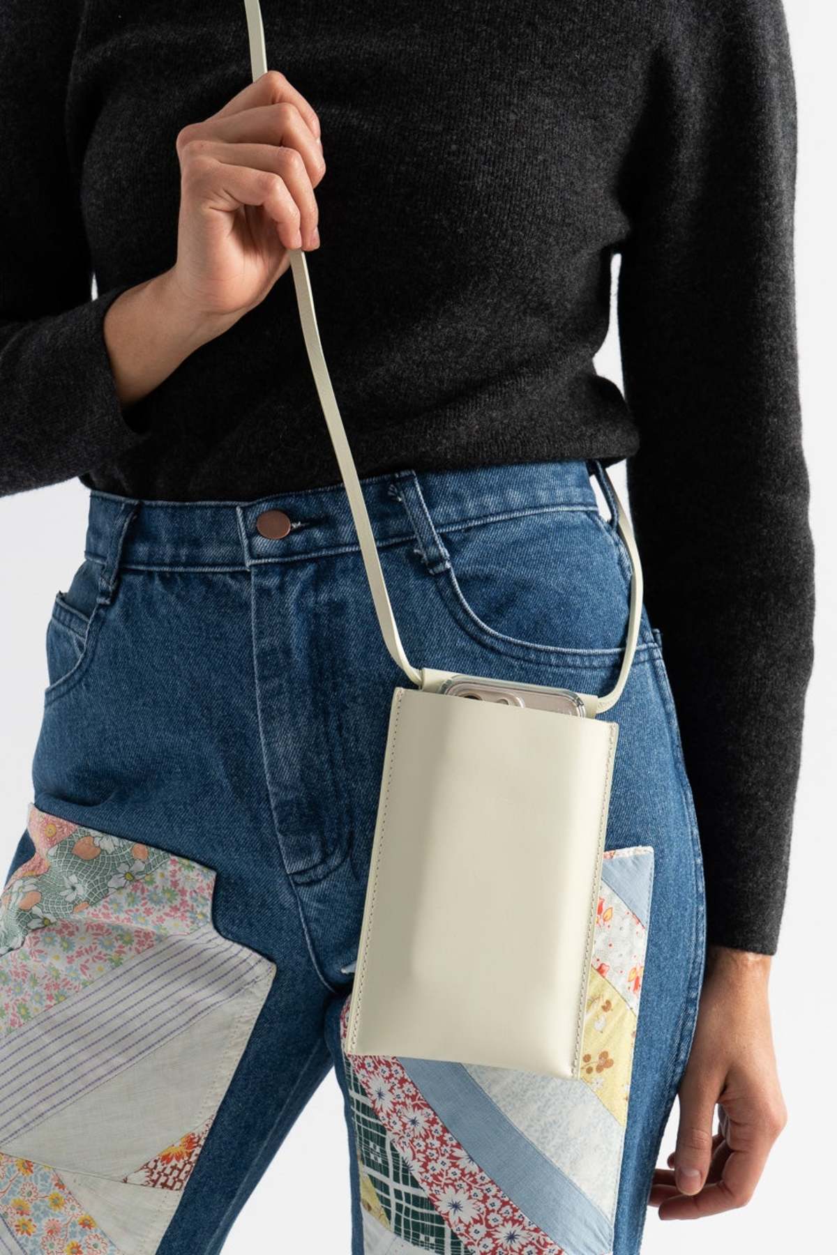 【BUILDING BLOCK】　IPHONE SLING Building Block iPhone Sling in Accessories | Vince