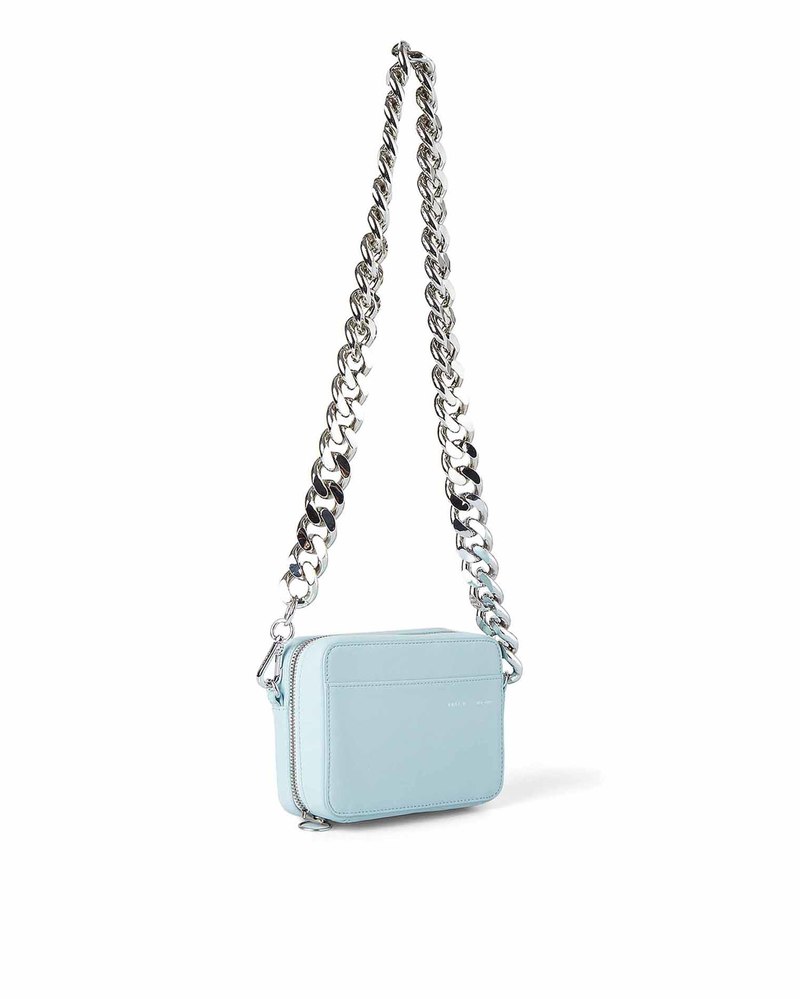 新品同様 KARA XL CHAIN CAMERA BAG バッグ KARA Universal Chain Leather Camera Bag - Light Blue