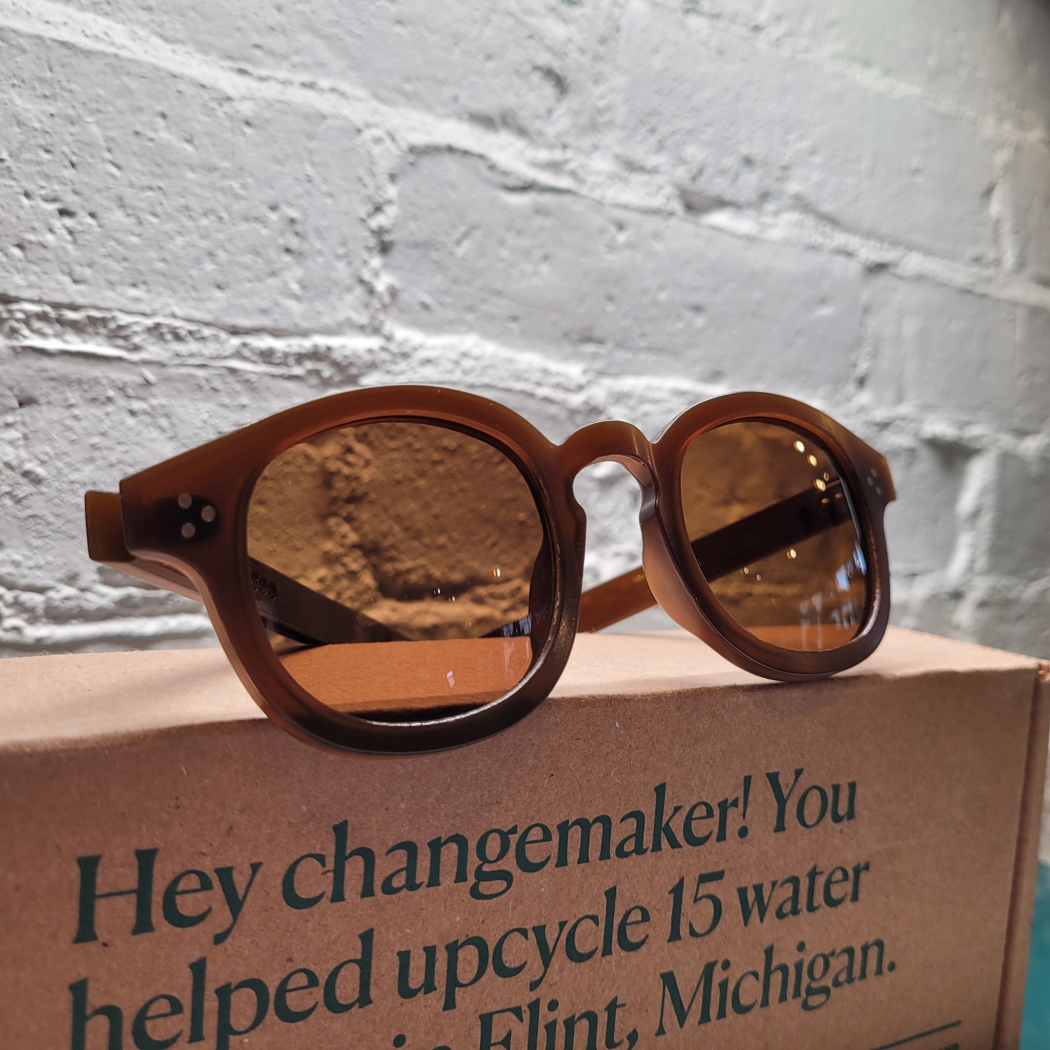 GENUSEE Sunglasses - Amber | Garmentory display picture 1